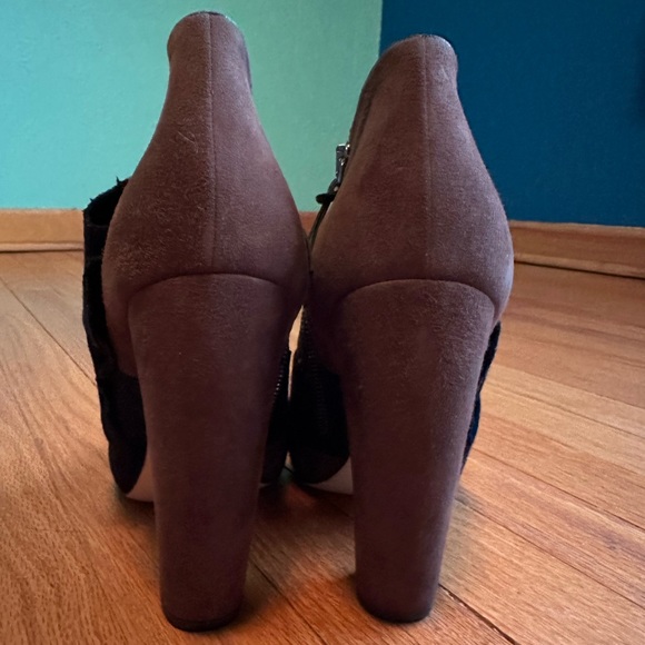 Miu Miu open toe heels from Fall 2012 runways. - Picture 4 of 8